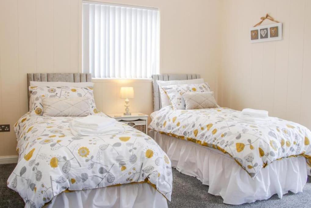 Fabulous Detached Lodge With Hot Tub Two Nights Minimum Stay Bridgnorth Esterno foto