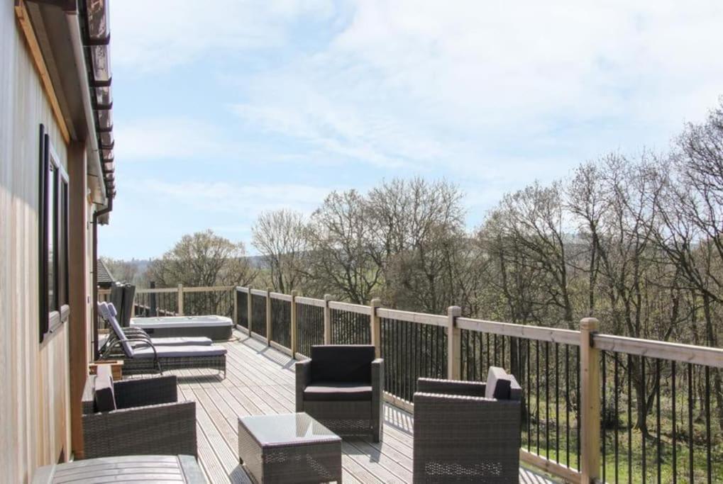 Fabulous Detached Lodge With Hot Tub Two Nights Minimum Stay Bridgnorth Esterno foto